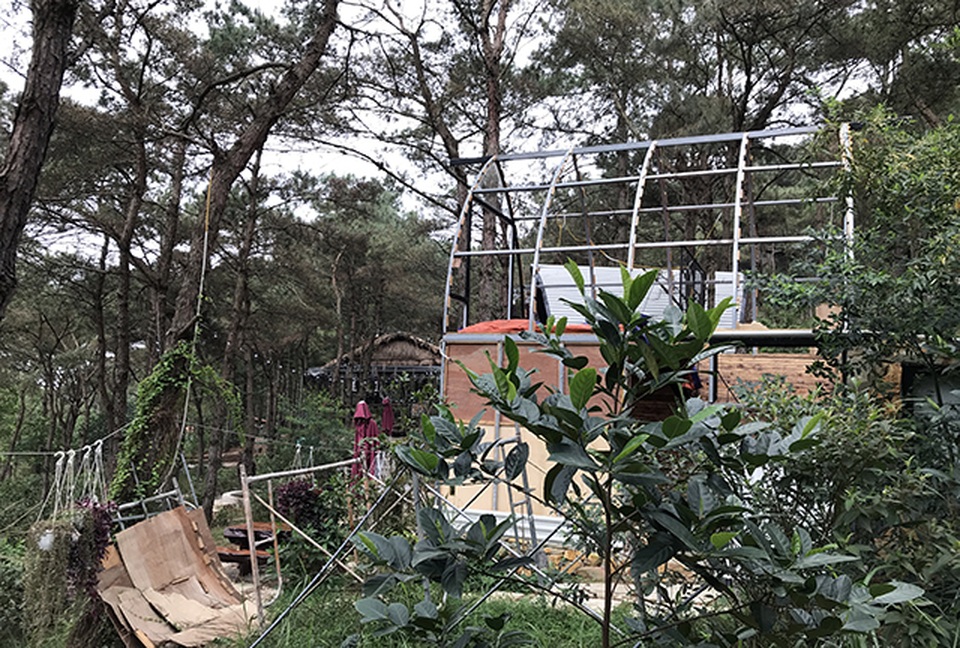 Loạt biệt thự lẩn khuất trong rừng Sóc Sơn vẫn chống lệnh tháo dỡ - 8 Loạt biệt thự lẩn khuất trong rừng Sóc Sơn vẫn chống lệnh tháo dỡ - 8