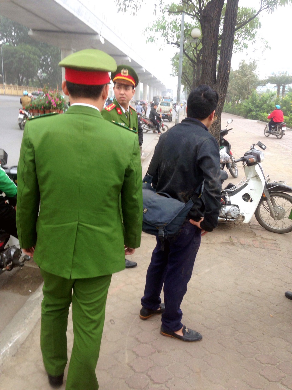 phong-vien3.jpg phong-vien3.jpg