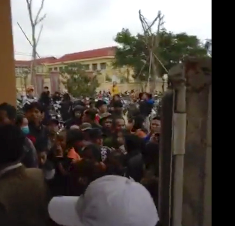 Thực hư việc đối tượng nhiễm HIV dâm ô bé gái khiến hàng trăm dân làng phẫn nộ! - 7 Thực hư việc đối tượng nhiễm HIV dâm ô bé gái khiến hàng trăm dân làng phẫn nộ! - 7