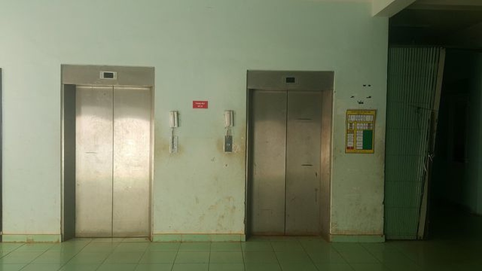Đình chỉ điều tra vụ nguyên giám đốc bệnh viện tỉnh bị tâm thần sau khi mắc sai phạm - 2 Đình chỉ điều tra vụ nguyên giám đốc bệnh viện tỉnh bị tâm thần sau khi mắc sai phạm - 2