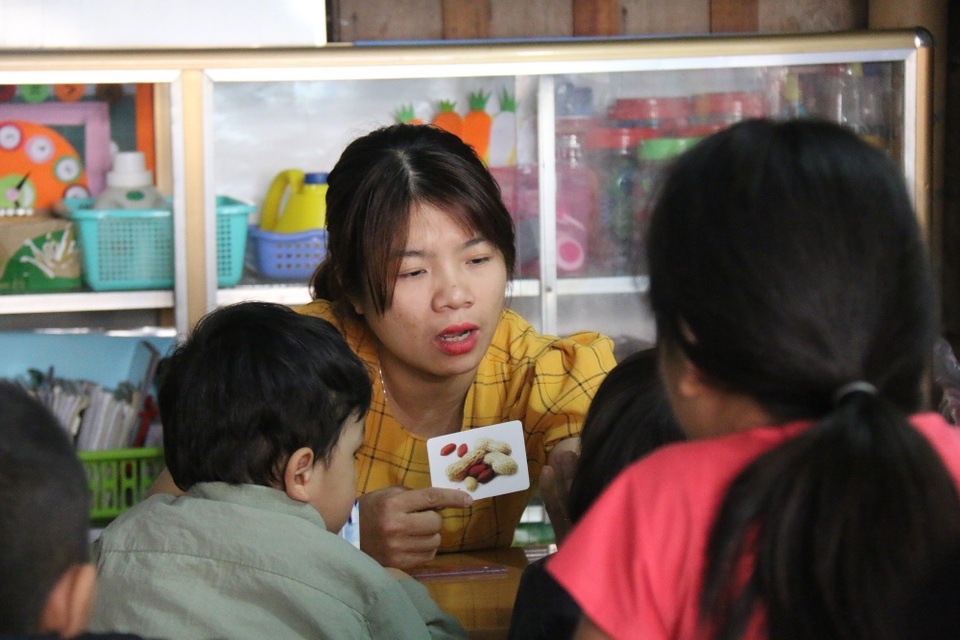 Tâm sự của cô giáo nhận dạy trẻ chuyên biệt, từng mang tiếng... “bị điên” - 3 Tâm sự của cô giáo nhận dạy trẻ chuyên biệt, từng mang tiếng... “bị điên” - 3