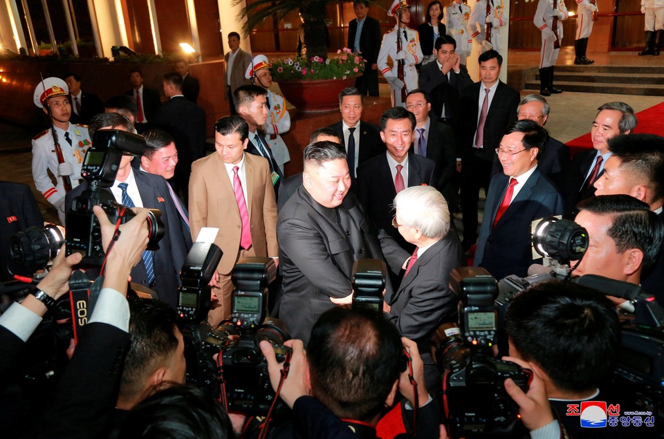 Truyền thông Triều Tiên đăng bộ ảnh ấn tượng về chuyến thăm Việt Nam của ông Kim Jong-un - 8 Truyền thông Triều Tiên đăng bộ ảnh ấn tượng về chuyến thăm Việt Nam của ông Kim Jong-un - 8