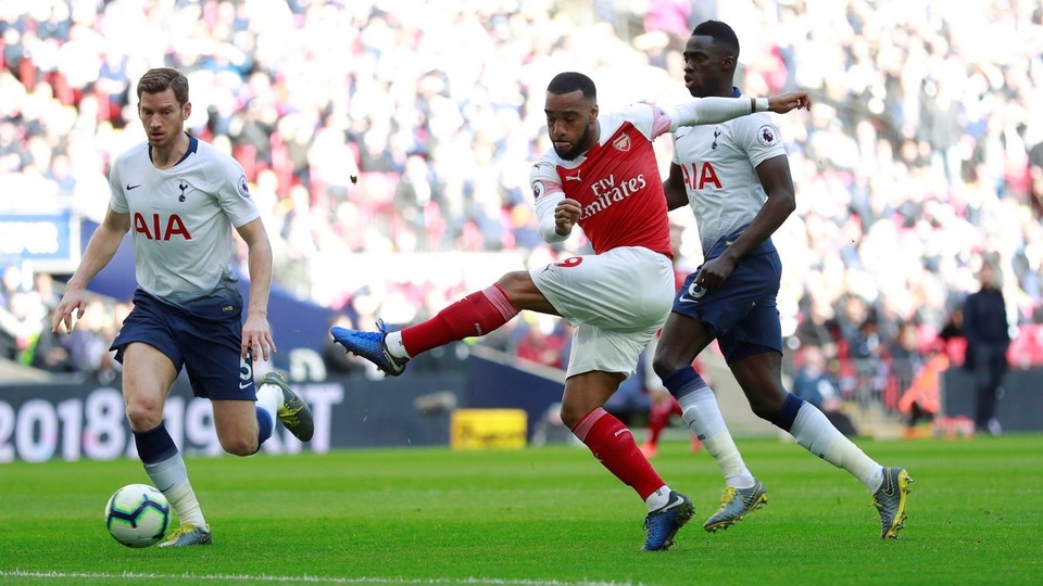 Tottenham 1-1 Arsenal: Abameyang sút phạt đền hỏng, Torreira bị đuổi - 11 Tottenham 1-1 Arsenal: Abameyang sút phạt đền hỏng, Torreira bị đuổi - 11