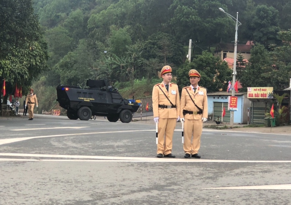 Chủ tịch Kim Jong-un vẫy tay chào Việt Nam, lên tàu về nước - 20 Chủ tịch Kim Jong-un vẫy tay chào Việt Nam, lên tàu về nước - 20