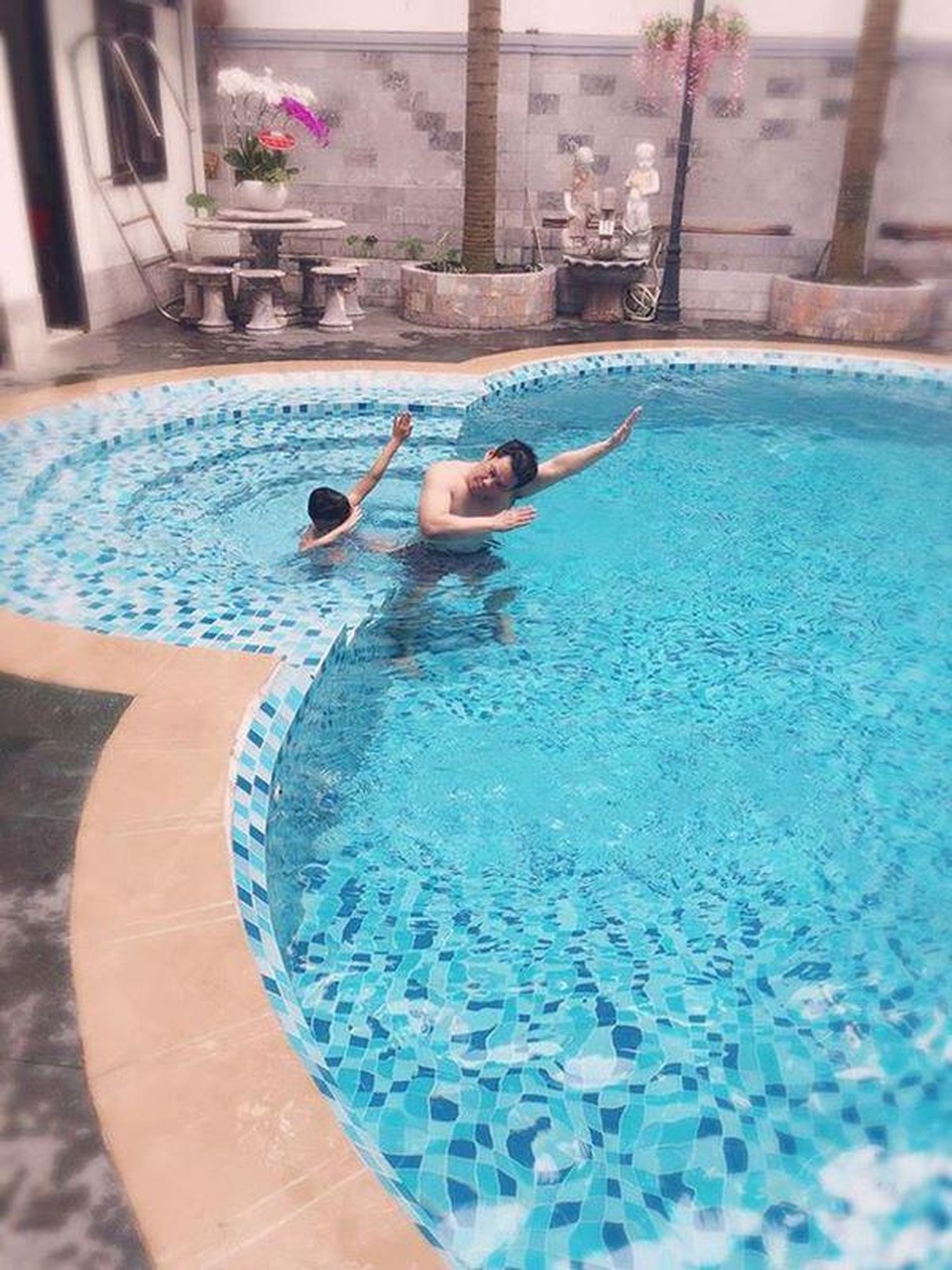 Hé lộ căn biệt thự triệu đô của vợ chồng Lệ Quyên - 3 Hé lộ căn biệt thự triệu đô của vợ chồng Lệ Quyên - 3