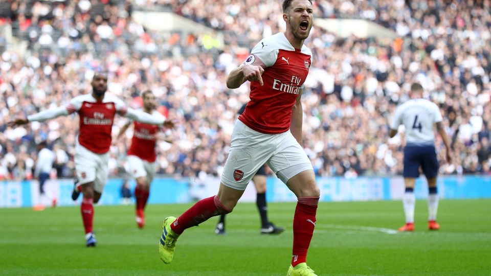 Tottenham 1-1 Arsenal: Abameyang sút phạt đền hỏng, Torreira bị đuổi - 10 Tottenham 1-1 Arsenal: Abameyang sút phạt đền hỏng, Torreira bị đuổi - 10