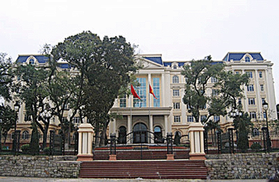 Dự chi gần 18 tỷ đồng sửa chữa phòng họp, lãnh đạo tỉnh Vĩnh Phúc nói gì? - 1