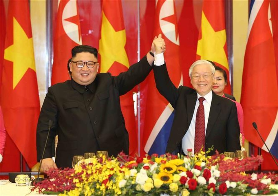 Chủ tịch Triều Tiên Kim Jong-un vào Lăng viếng Chủ tịch Hồ Chí Minh - 11 Chủ tịch Triều Tiên Kim Jong-un vào Lăng viếng Chủ tịch Hồ Chí Minh - 11