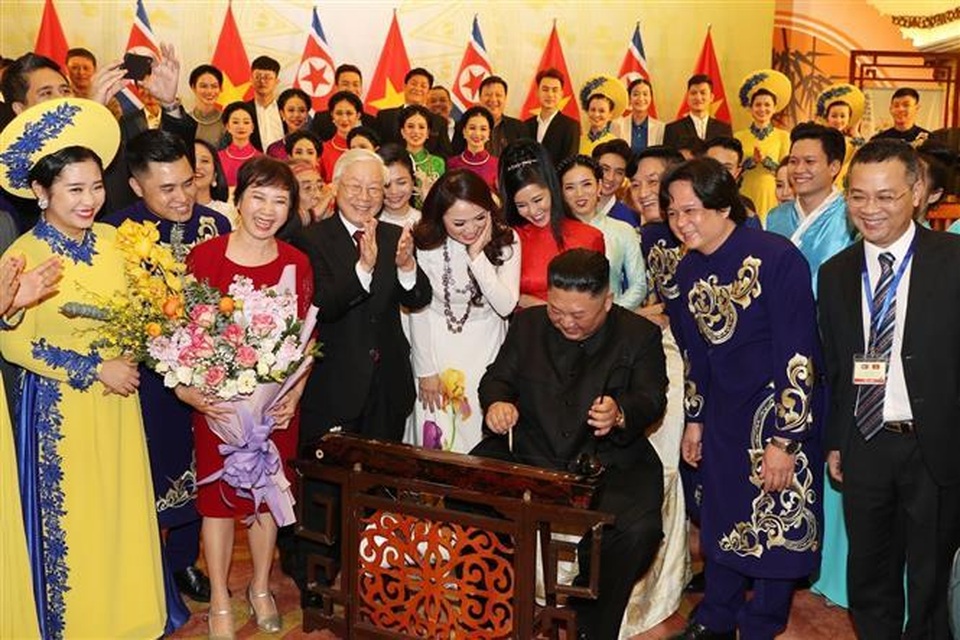 vna_potal_tong_bi_thu_chu_tich_nuoc_nguyen_phu_trong_chu_tri_tiec_chieu_dai_chu_tich_trieu_tien_kim_jong-un_3744554.jpg vna_potal_tong_bi_thu_chu_tich_nuoc_nguyen_phu_trong_chu_tri_tiec_chieu_dai_chu_tich_trieu_tien_kim_jong-un_3744554.jpg