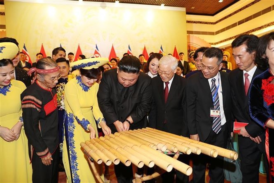 vna_potal_tong_bi_thu_chu_tich_nuoc_nguyen_phu_trong_chu_tri_tiec_chieu_dai_chu_tich_trieu_tien_kim_jong-un_3744558.jpg vna_potal_tong_bi_thu_chu_tich_nuoc_nguyen_phu_trong_chu_tri_tiec_chieu_dai_chu_tich_trieu_tien_kim_jong-un_3744558.jpg