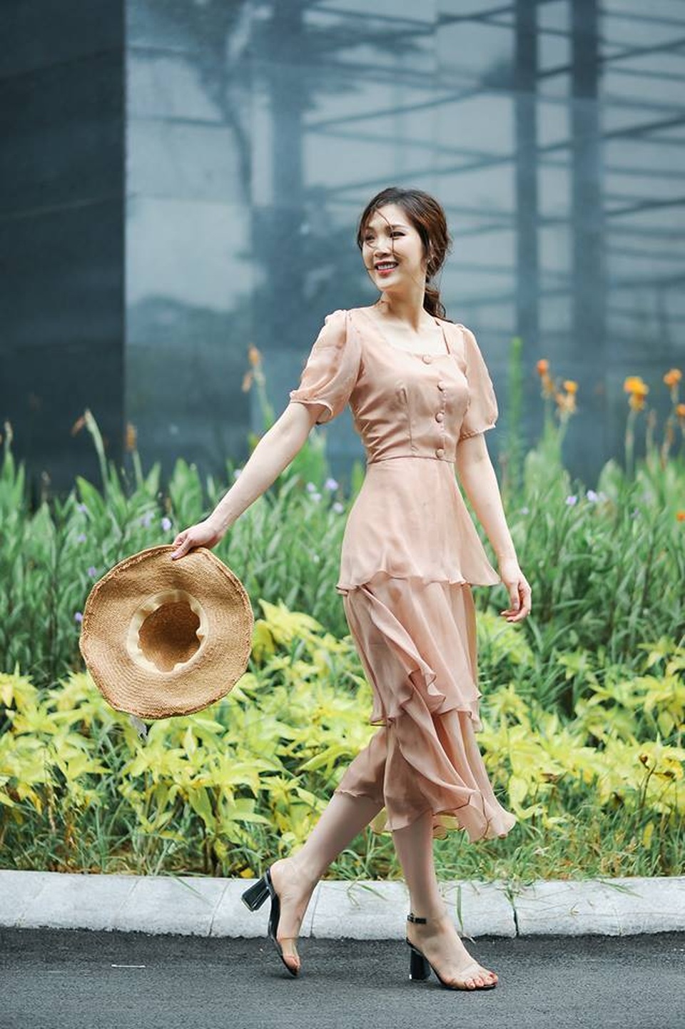 Hoa hậu Thuỳ Linh gây sốc với cách ứng xử đẹp nếu chồng ngoại tình - 9 Hoa hậu Thuỳ Linh gây sốc với cách ứng xử đẹp nếu chồng ngoại tình - 9