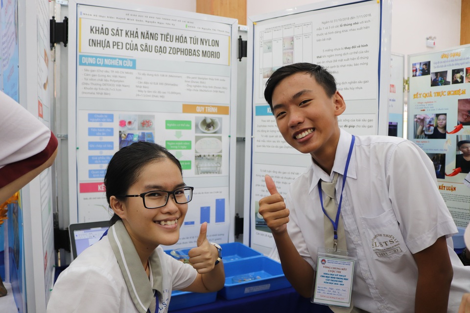 Học trò lớp 10 báo cáo nghiên cứu khoa học bằng... nhạc Rap - 1 Học trò lớp 10 báo cáo nghiên cứu khoa học bằng... nhạc Rap - 1