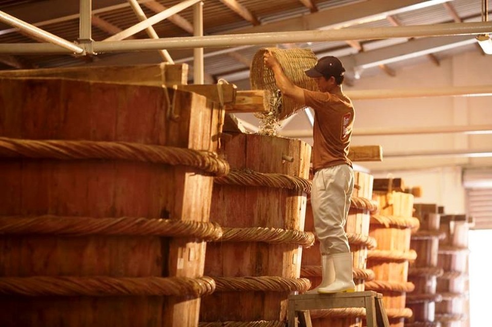 Nhập nhèm nước mắm truyền thống và công nghiệp: Tiêu chuẩn mới càng không rõ ràng - 2 Nhập nhèm nước mắm truyền thống và công nghiệp: Tiêu chuẩn mới càng không rõ ràng - 2