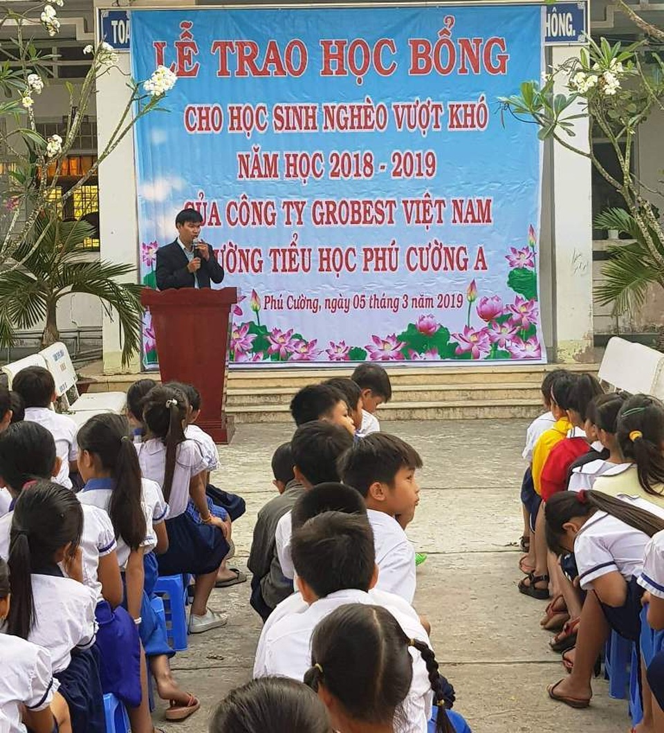 Grobest Việt Nam trao 100 suất học bổng đến học sinh nghèo ở Đồng Tháp - 4 Grobest Việt Nam trao 100 suất học bổng đến học sinh nghèo ở Đồng Tháp - 4