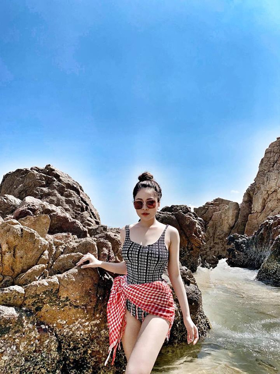 Hot girl Việt rủ nhau tung loạt ảnh bikini nóng bỏng - 9