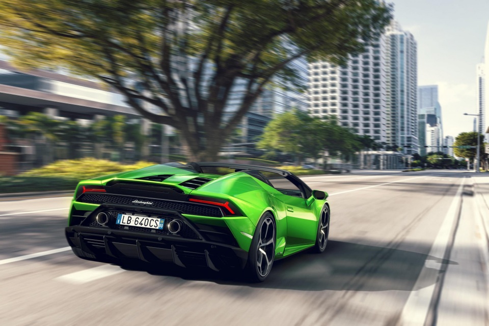 Lamborghini Huracan Evo Spyder - Hoàn hảo đến từng chi tiết - 10 Lamborghini Huracan Evo Spyder - Hoàn hảo đến từng chi tiết - 10