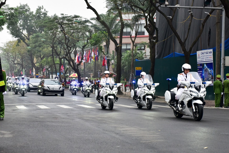 Dàn môtô khủng hộ tống xe nguyên thủ tại thượng đỉnh Mỹ - Triều - 1 Dàn môtô khủng hộ tống xe nguyên thủ tại thượng đỉnh Mỹ - Triều - 1