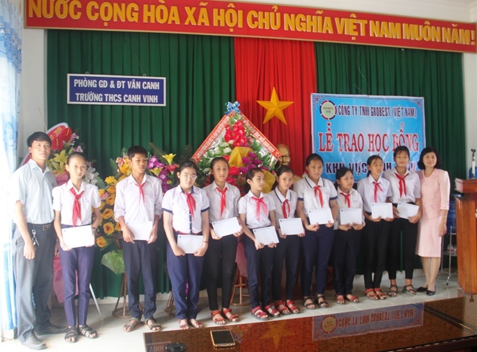 Học bổng Grobest Việt Nam đến với học sinh nghèo hiếu học tỉnh Bình Định - 3 Học bổng Grobest Việt Nam đến với học sinh nghèo hiếu học tỉnh Bình Định - 3