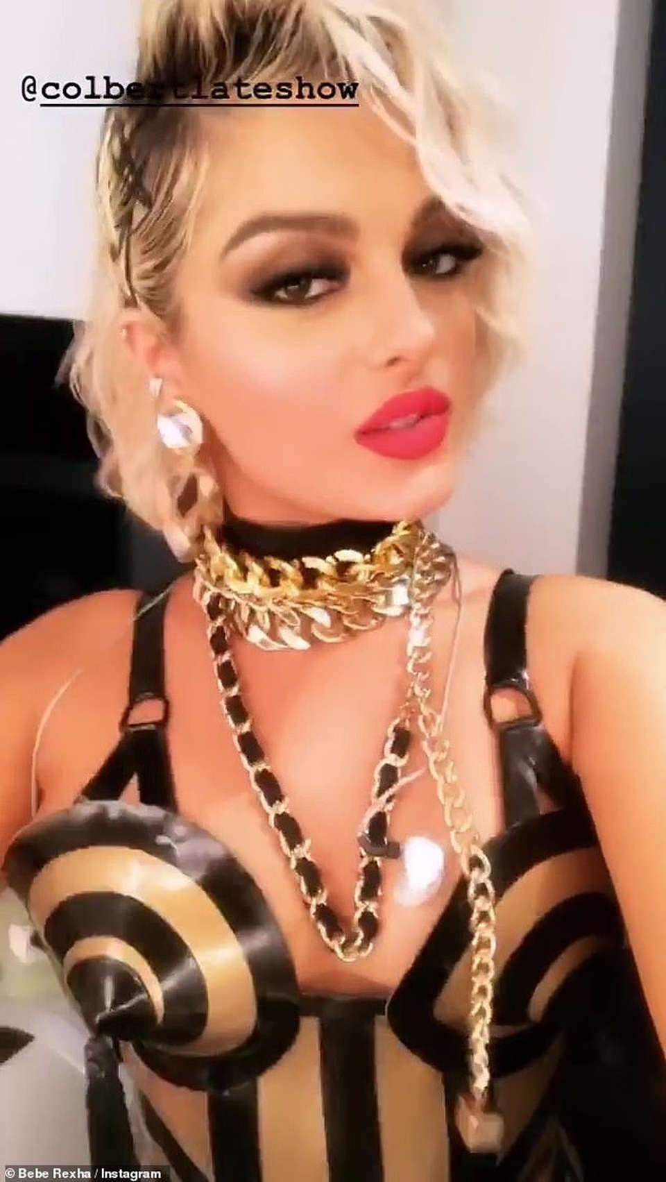 Bebe Rexha khoe ngực căng đầy - 4 Bebe Rexha khoe ngực căng đầy - 4