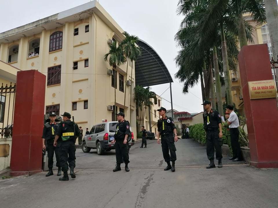 an bao ve phien toa.jpg an bao ve phien toa.jpg