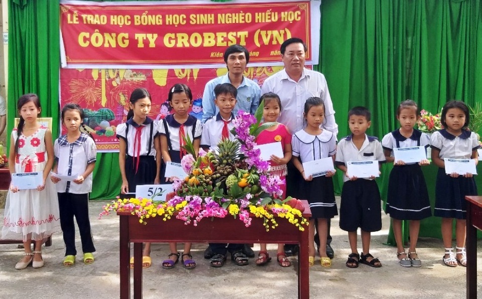 Grobest Việt Nam trao 60 suất học bổng đến học sinh nghèo ở Kiên Giang - 1 Grobest Việt Nam trao 60 suất học bổng đến học sinh nghèo ở Kiên Giang - 1