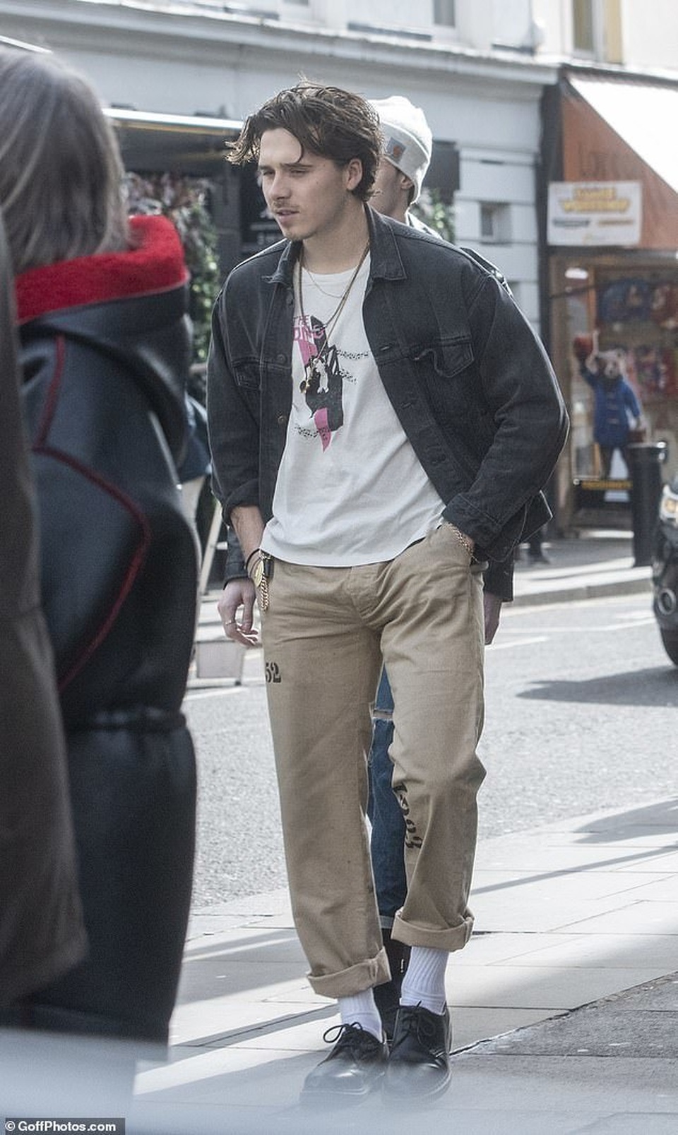 Brooklyn Beckham đón sinh nhật tuổi 20 bên bạn gái người mẫu - 4