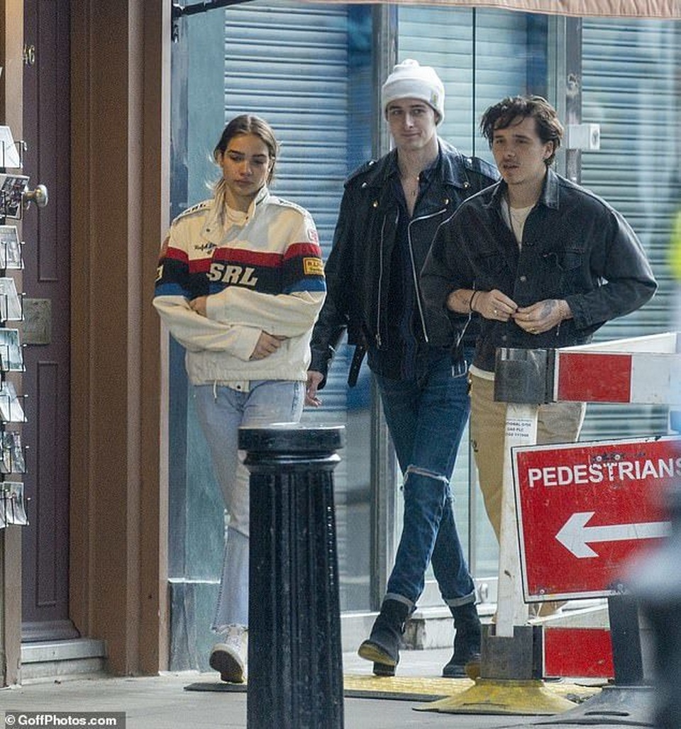 Brooklyn Beckham đón sinh nhật tuổi 20 bên bạn gái người mẫu - 1