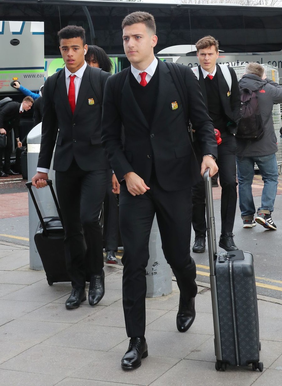 Vắng 10 cầu thủ chính, Man Utd mang nhiều cầu thủ trẻ sang Paris - 11 Vắng 10 cầu thủ chính, Man Utd mang nhiều cầu thủ trẻ sang Paris - 11