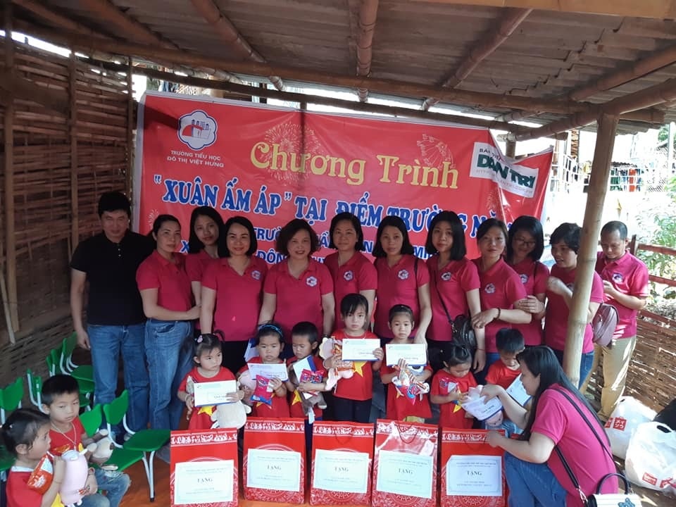 “Xuân Ấm áp” đến với cô và trò điểm trường Nặm Ún, Sơn La - 5 “Xuân Ấm áp” đến với cô và trò điểm trường Nặm Ún, Sơn La - 5