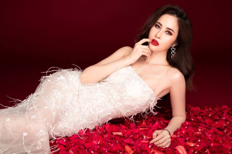 Ngọc Hân: “Phụ nữ có 3 việc không thể ngừng, đó là học hành, xinh đẹp và kiếm tiền” - 9 Ngọc Hân: “Phụ nữ có 3 việc không thể ngừng, đó là học hành, xinh đẹp và kiếm tiền” - 9
