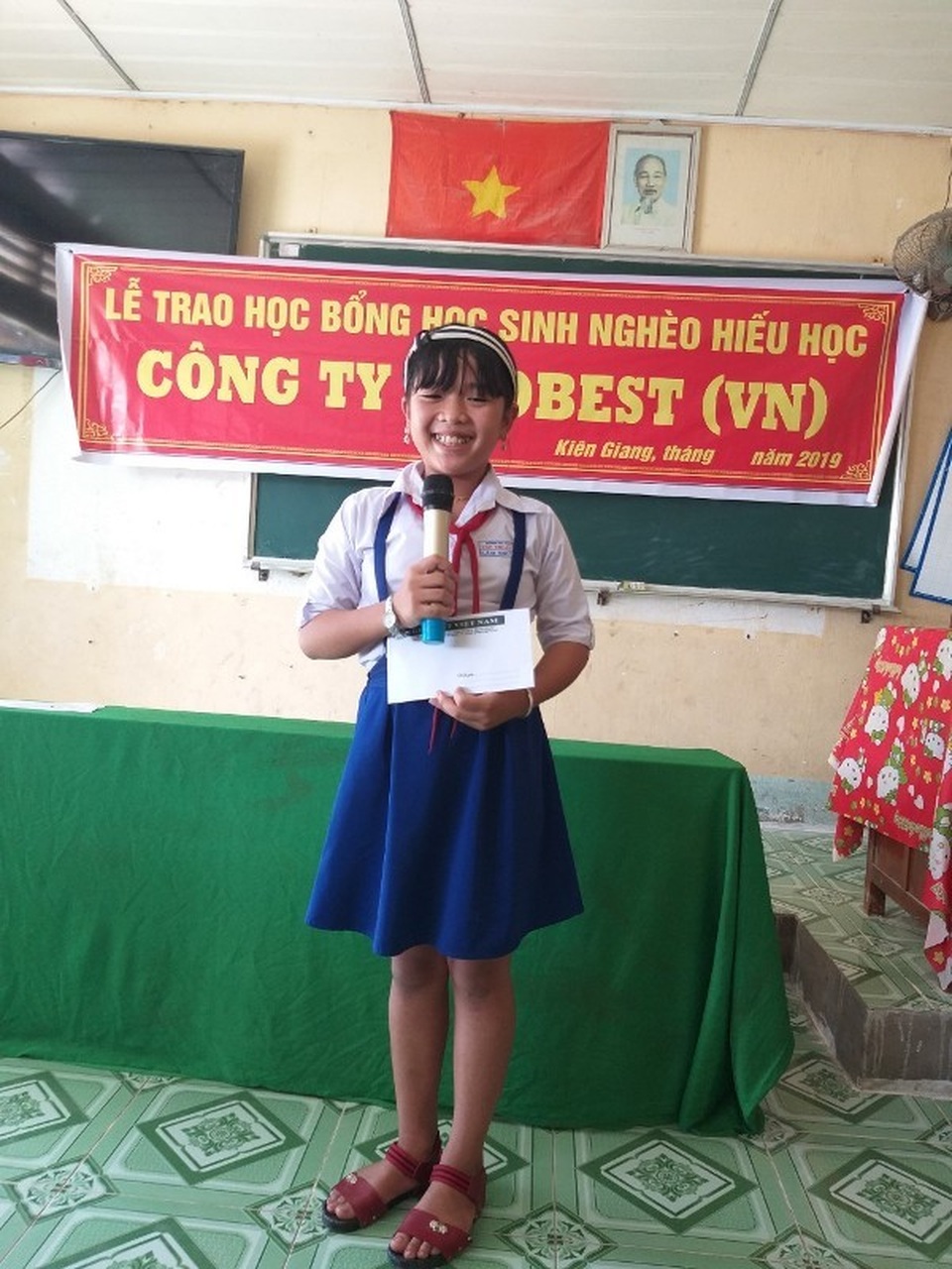 Grobest Việt Nam trao 60 suất học bổng đến học sinh nghèo ở Kiên Giang - 3 Grobest Việt Nam trao 60 suất học bổng đến học sinh nghèo ở Kiên Giang - 3