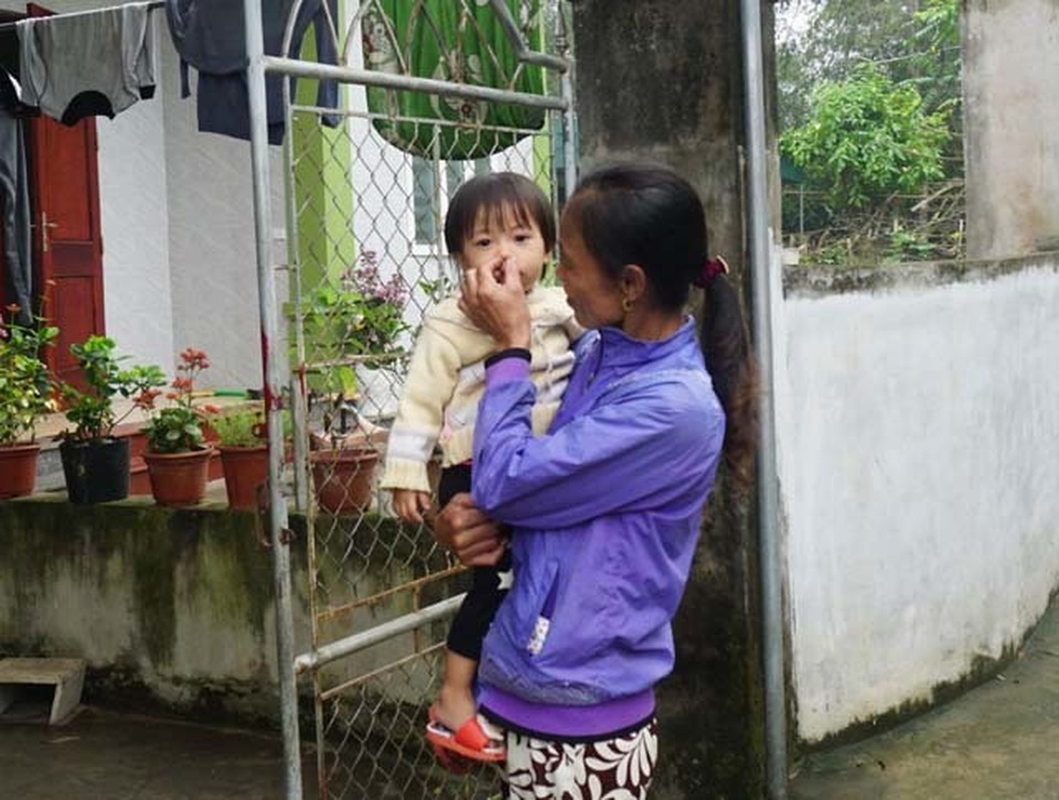 Nghệ An: Người dân ngộp thở, sông bị bức tử bởi xưởng sản xuất hạt nhựa tái chế - 4 Nghệ An: Người dân ngộp thở, sông bị bức tử bởi xưởng sản xuất hạt nhựa tái chế - 4