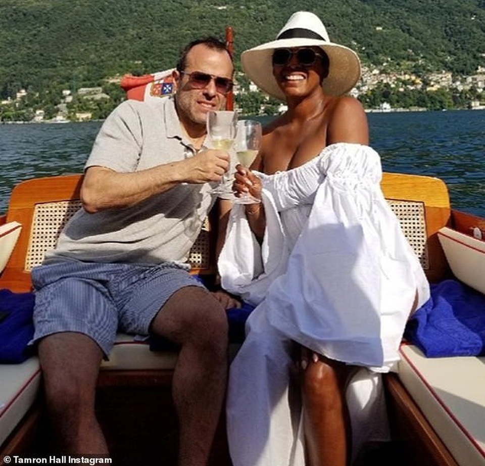 MC Tamron Hall mang thai ở tuổi 49 - 4