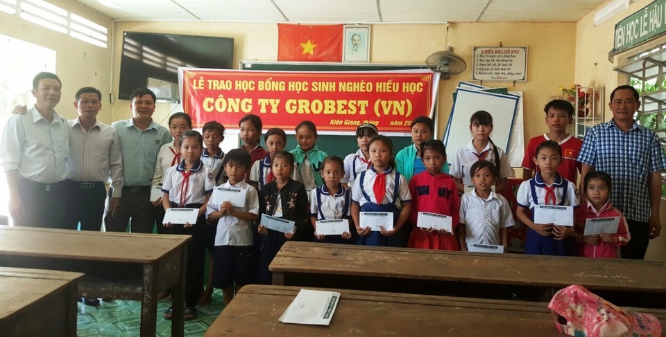 Grobest Việt Nam trao 60 suất học bổng đến học sinh nghèo ở Kiên Giang - 4 Grobest Việt Nam trao 60 suất học bổng đến học sinh nghèo ở Kiên Giang - 4