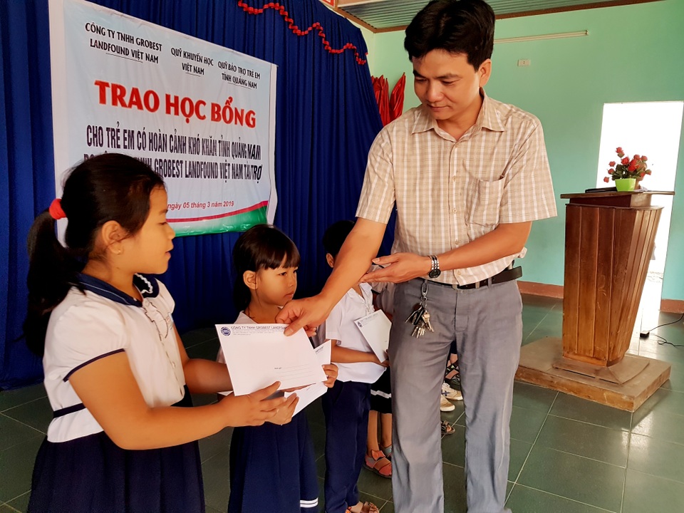 Trao học bổng Grobest VN Trao học bổng Grobest VN