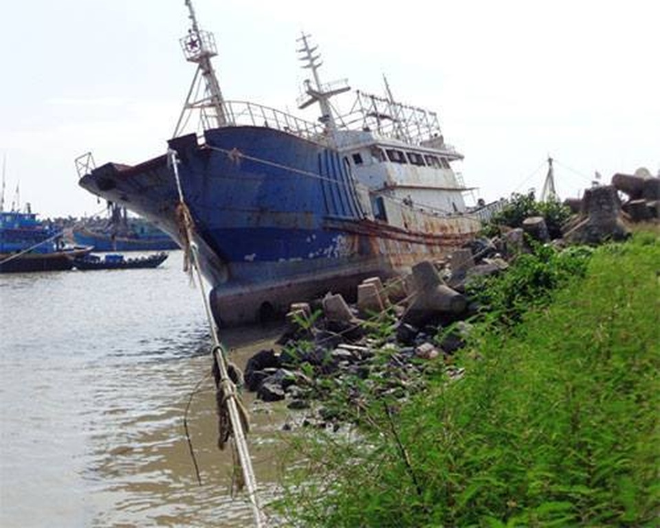 Tàu Quỳnh Lâm Ngư.jpg Tàu Quỳnh Lâm Ngư.jpg