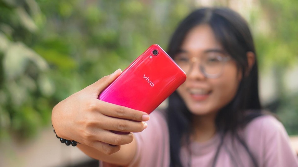 Vivo Y91C - Quà 8/3 sành điệu giá dưới 3 triệu đồng - 2 Vivo Y91C - Quà 8/3 sành điệu giá dưới 3 triệu đồng - 2