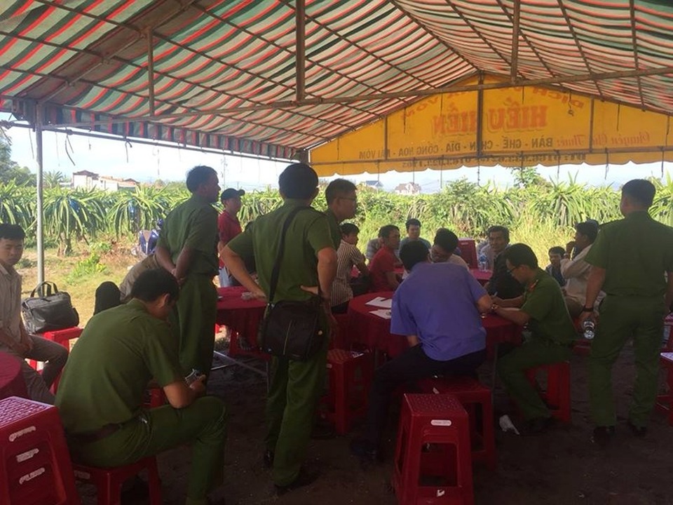 Bị chém tử vong sau khi từ nhà bạn gái về - 1 Bị chém tử vong sau khi từ nhà bạn gái về - 1