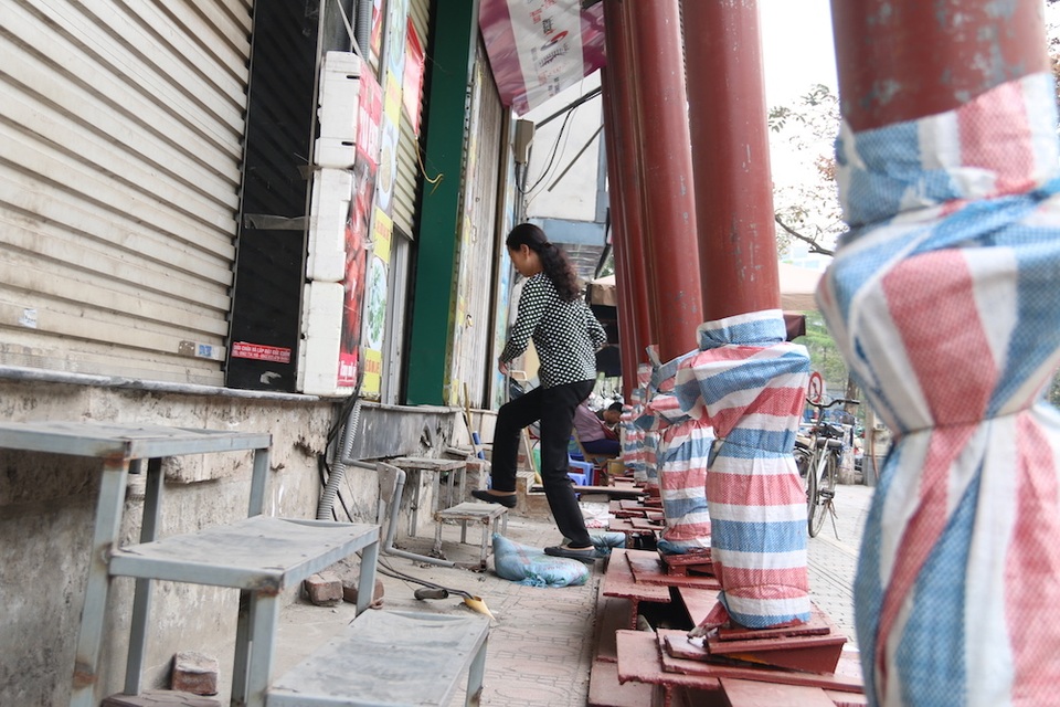 Hà Nội: Nhiều ngôi nhà bất ngờ chống nạng trên đường Đào Tấn - 6 Hà Nội: Nhiều ngôi nhà bất ngờ chống nạng trên đường Đào Tấn - 6