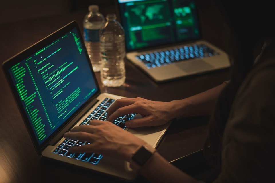 hacker-1.jpg hacker-1.jpg