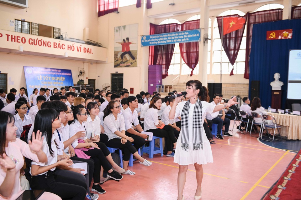 Hai Yen 3.jpg Hai Yen 3.jpg