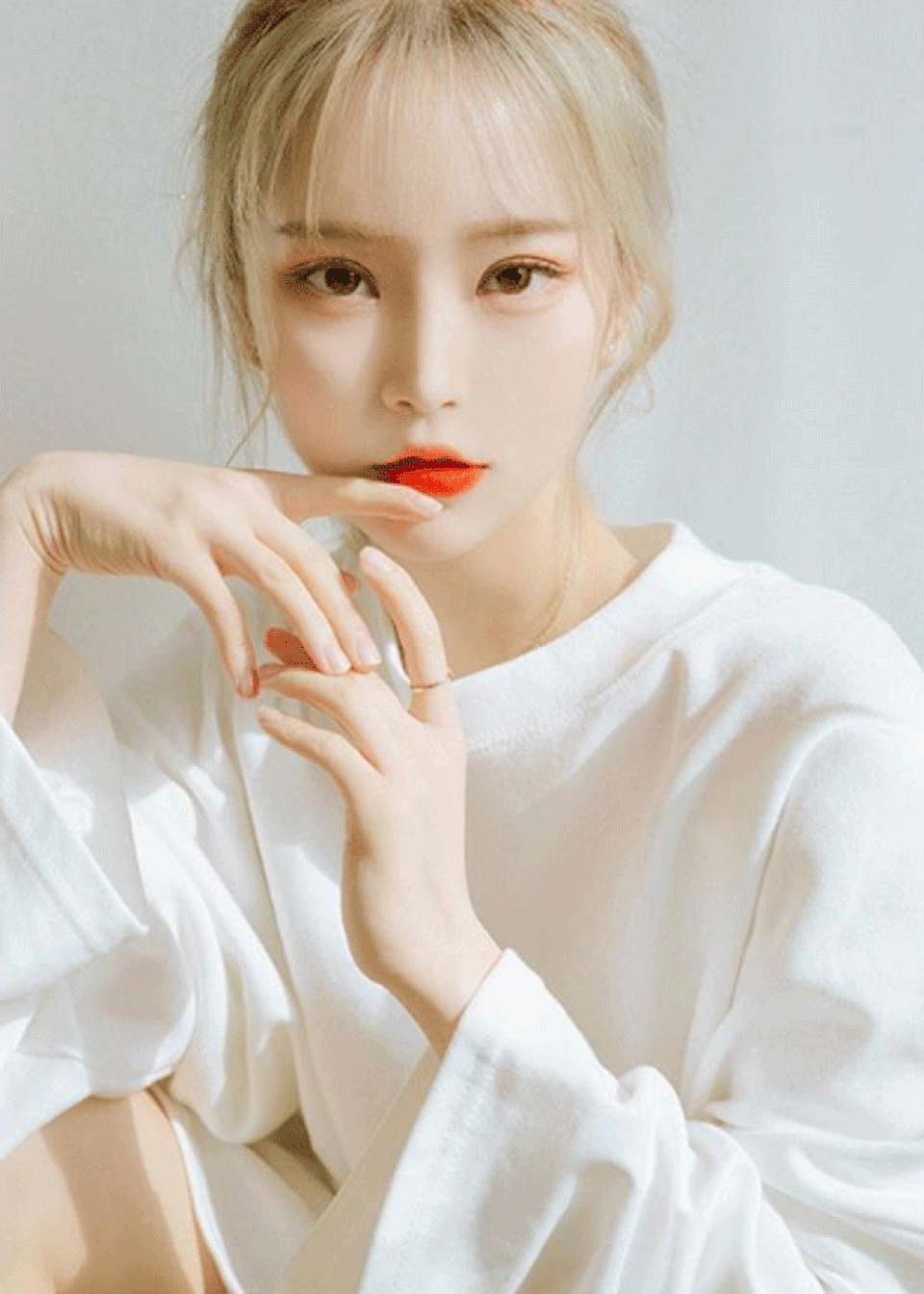 Hot girl Hàn Quốc có gần 40 vạn người mê vì làn da trắng đến khó tin - 2 Hot girl Hàn Quốc có gần 40 vạn người mê vì làn da trắng đến khó tin - 2