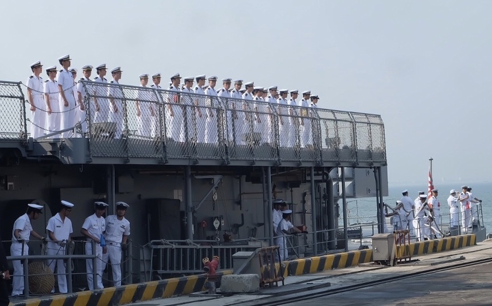 Tàu huấn luyện của lực lượng tự vệ trên biển Nhật Bản thăm Đà Nẵng - 8 Tàu huấn luyện của lực lượng tự vệ trên biển Nhật Bản thăm Đà Nẵng - 8