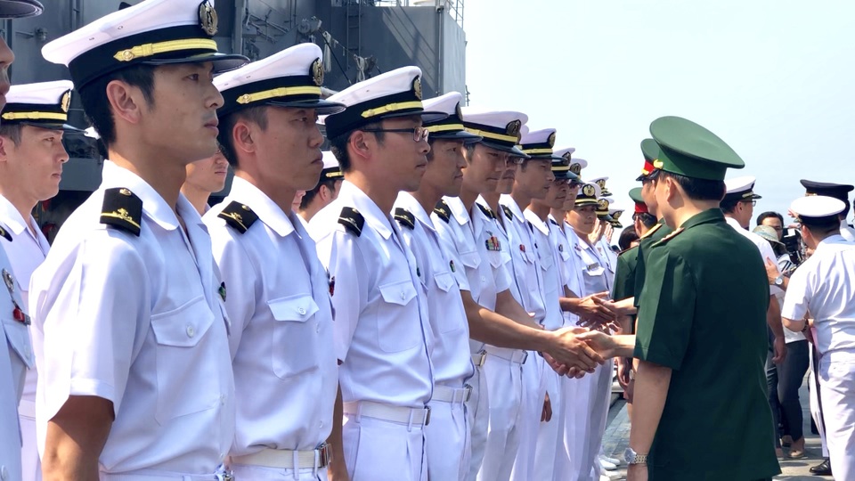 Tàu huấn luyện của lực lượng tự vệ trên biển Nhật Bản thăm Đà Nẵng - 4 Tàu huấn luyện của lực lượng tự vệ trên biển Nhật Bản thăm Đà Nẵng - 4