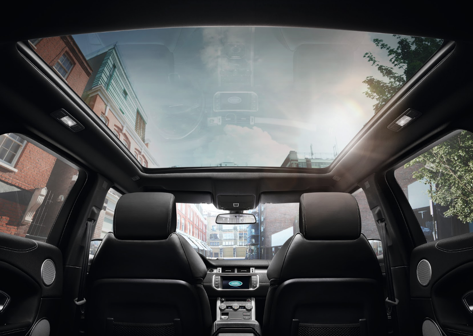 Land Rover Việt Nam ưu đãi lớn nhân dịp Quốc tế Phụ nữ 8/3 - 3 Land Rover Việt Nam ưu đãi lớn nhân dịp Quốc tế Phụ nữ 8/3 - 3