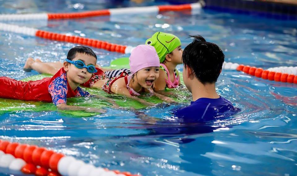 Sakura Montessori Hải Phòng độc quyền chương trình bơi chính khoá Aqua-Tots chuẩn Mỹ - 1 Sakura Montessori Hải Phòng độc quyền chương trình bơi chính khoá Aqua-Tots chuẩn Mỹ - 1