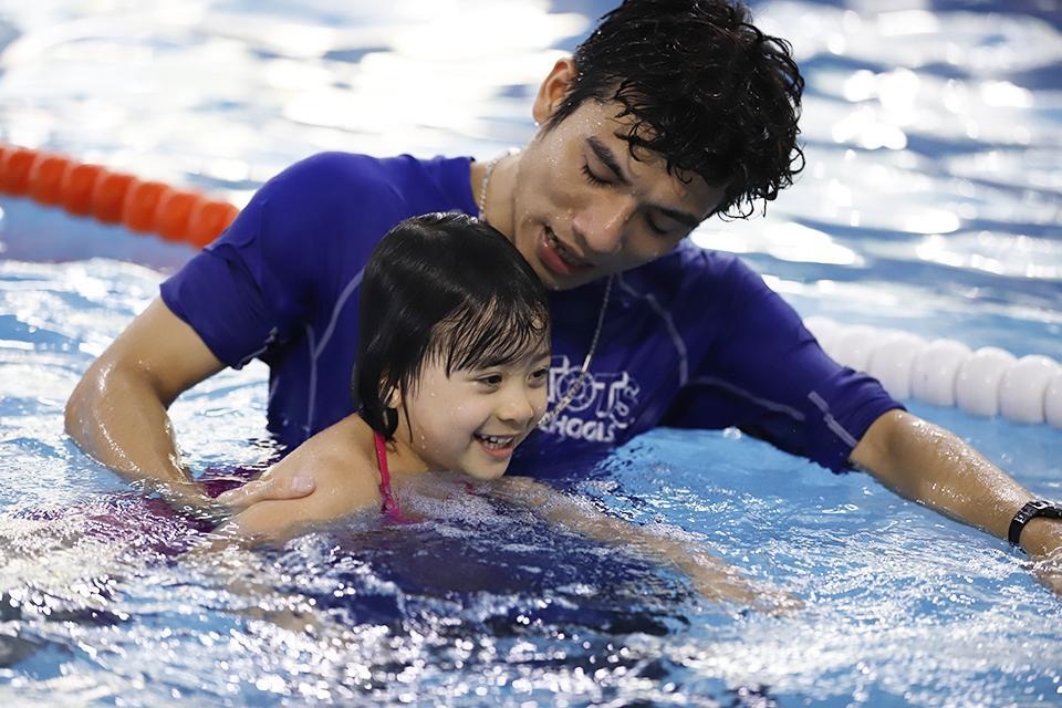 Sakura Montessori Hải Phòng độc quyền chương trình bơi chính khoá Aqua-Tots chuẩn Mỹ - 2 Sakura Montessori Hải Phòng độc quyền chương trình bơi chính khoá Aqua-Tots chuẩn Mỹ - 2
