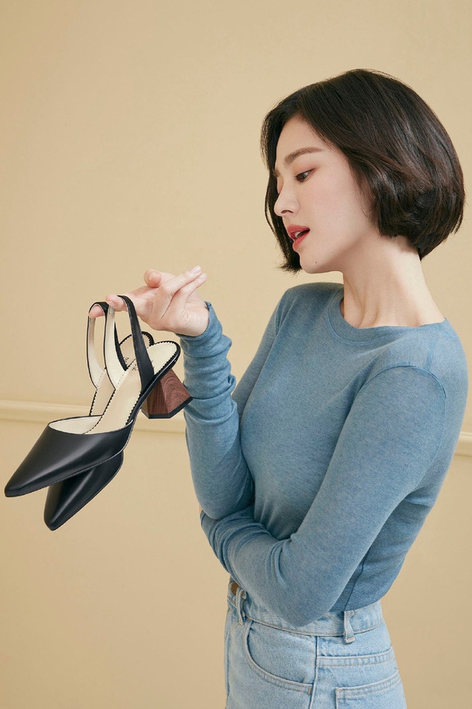 Phớt lờ tin đồn ly hôn, Song Hye Kyo “đốn tim” cư dân mạng với loạt ảnh đẹp lung linh - 2 Phớt lờ tin đồn ly hôn, Song Hye Kyo “đốn tim” cư dân mạng với loạt ảnh đẹp lung linh - 2