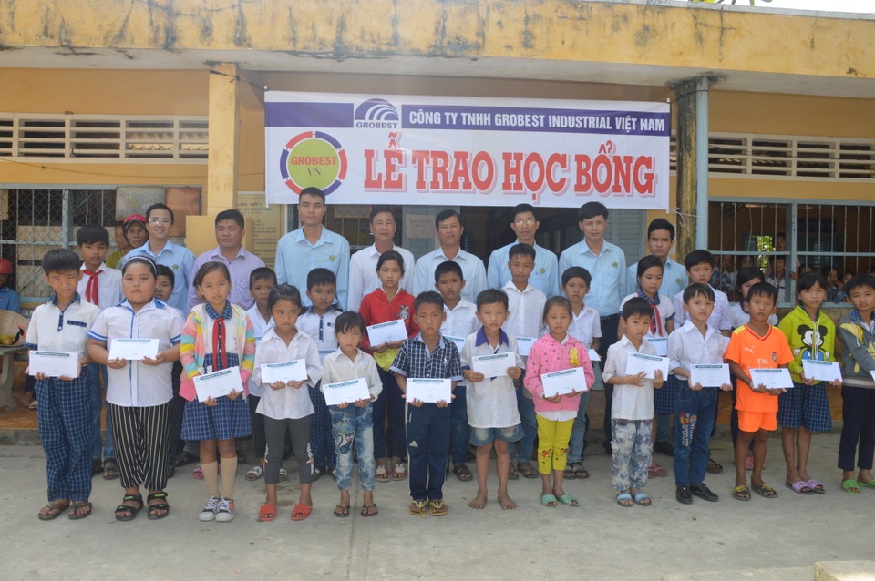 Trao 400 suất học bổng Grobest đến học sinh nghèo tỉnh Sóc Trăng - 2 Trao 400 suất học bổng Grobest đến học sinh nghèo tỉnh Sóc Trăng - 2