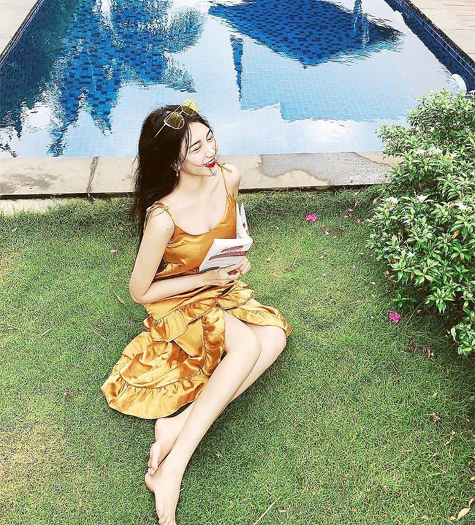 Cô em út họ Hồ ngày càng xinh đẹp, cuốn hút - 17 Cô em út họ Hồ ngày càng xinh đẹp, cuốn hút - 17